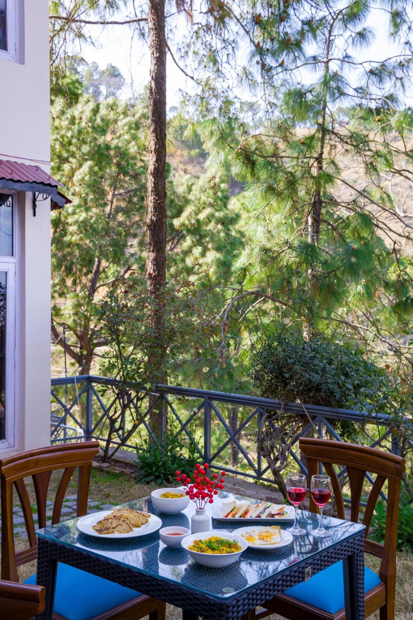 Alaya Stays Mehar Villa - 3 Bhk With Garden & Scenic Views Kasauli Dış mekan fotoğraf