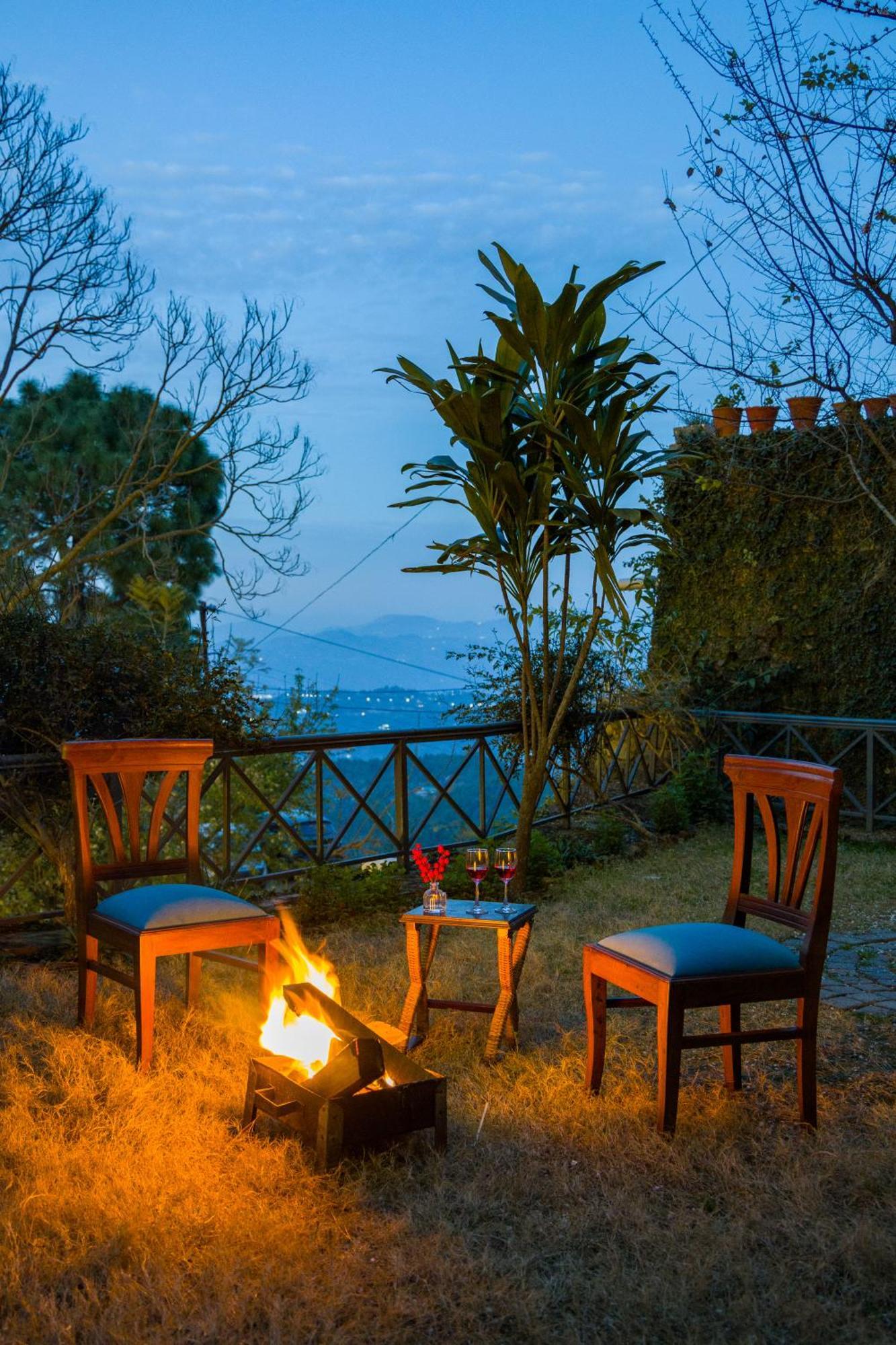 Alaya Stays Mehar Villa - 3 Bhk With Garden & Scenic Views Kasauli Dış mekan fotoğraf