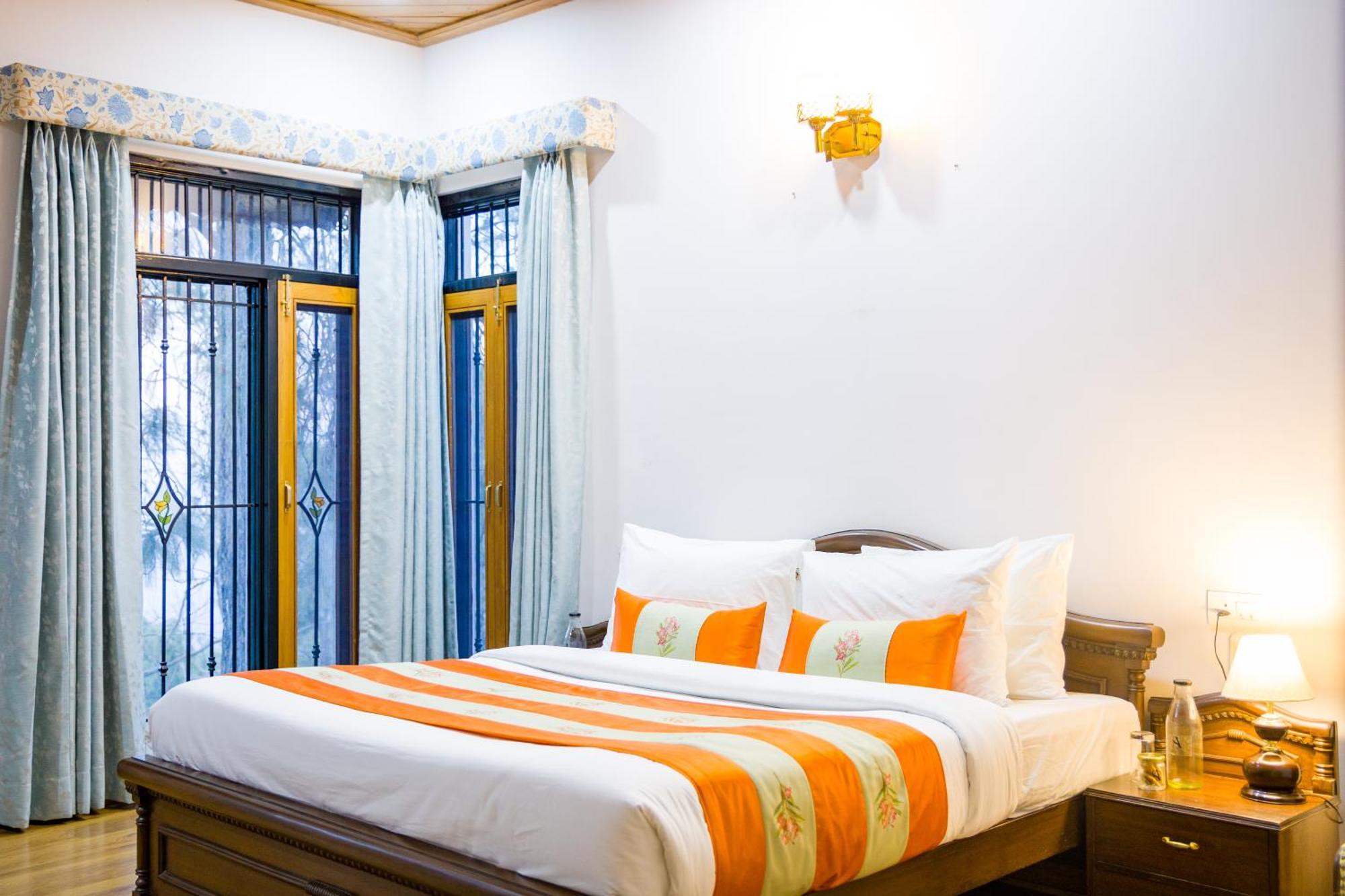 Alaya Stays Mehar Villa - 3 Bhk With Garden & Scenic Views Kasauli Dış mekan fotoğraf